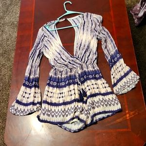 Dainty Hooligan long-sleeved backless romper